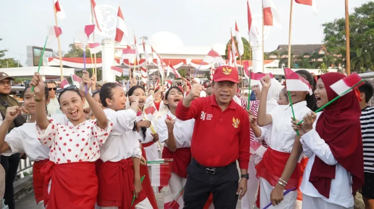 Gebyar Mahardika Untukmu Negeriku" 10.000 Bendera Merah Putih