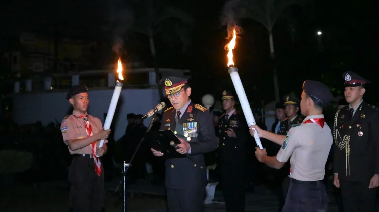Kapolda Jambi Pimpin Upacara Renungan Suci di TMP Satria Bakti