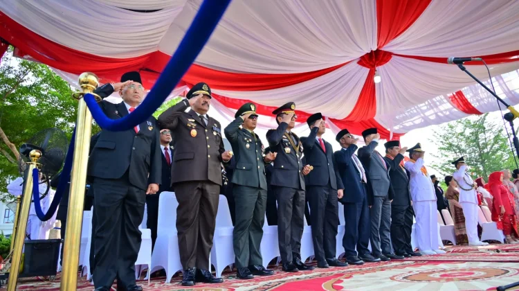 Kapolda Jambi Hadiri Upacara Pengibaran Duplikat Pusaka Bendera Merah Putih