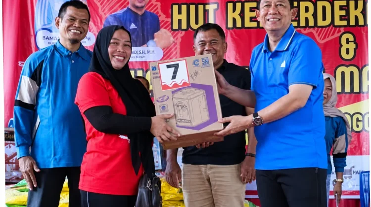 Bupati Muaro Jambi Hadiri Jalan Sehat HUT RI ke-81 dan ke 17 Desa Mekar Jaya