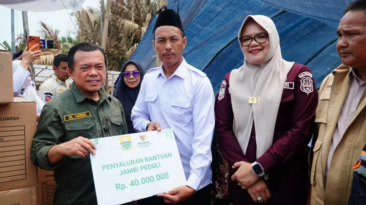 Gubernur Jambi Kunjungi Korban Kebakaran di Tanjabtim