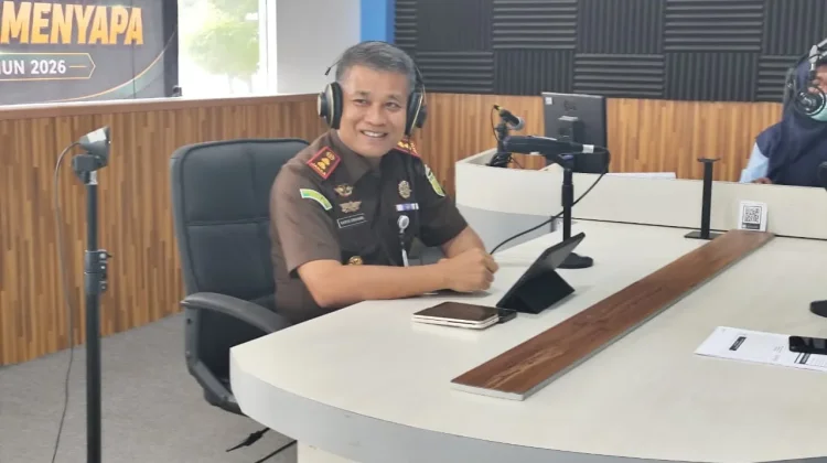 Kajari Muaro Jambi Imbau Warga Pakai Masker di tengah Kabut Asap