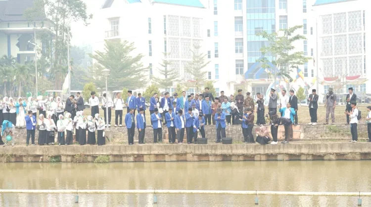 1.500 Bibit Ikan Mas Tebar di PBAK UIN STS Jambi