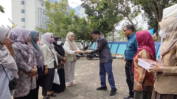 Wakil Rektor Hadiri Bazar Charity PBAK UIN STS Jambi