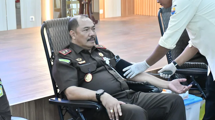Sambut Hari Lahir Kejaksaan ke-81, Kejati Jambi Gelar Donor Darah