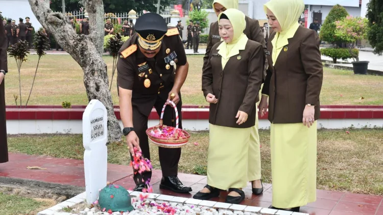 Menjelang Hari Lahir Kejaksaan RI ke-81, Kejati Jambi Gelar Ziarah ke TMP