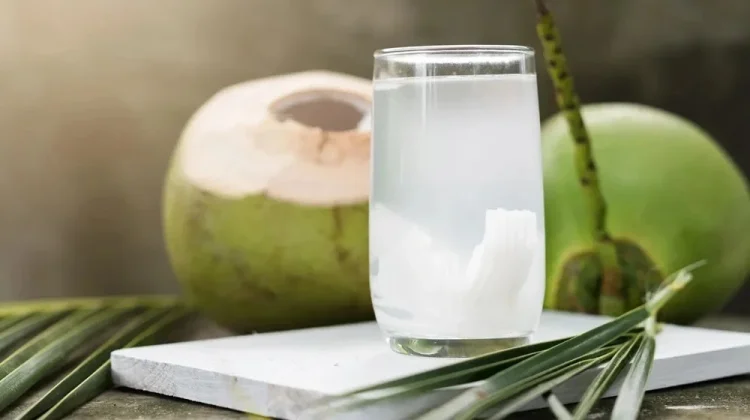 Khasiat Minum Air Kelapa, Baik untuk Kesehatan Jantung
