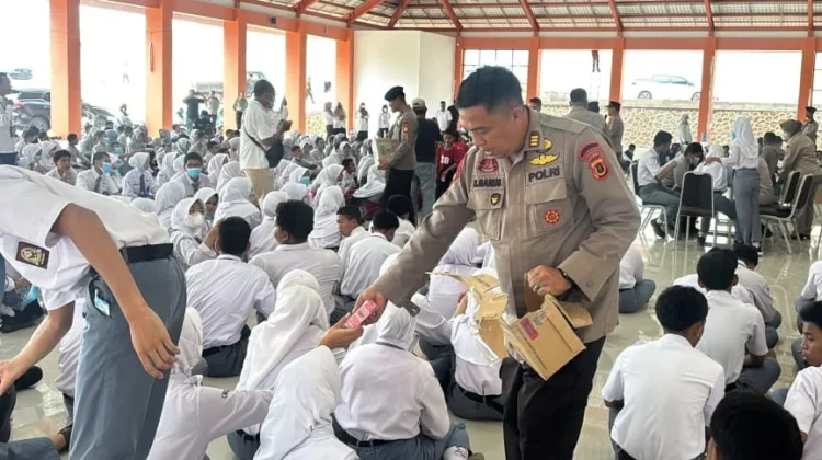 Brimob Polda Jambi Beri Motivasi, Perhatian kesehatan Pelajar Sekolah Rakyat