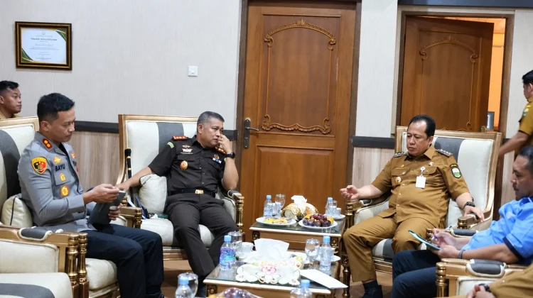 Pemkab Muaro Jambi Fasilitasi Perdamaian Desa Pulau Mentaro dan Puding