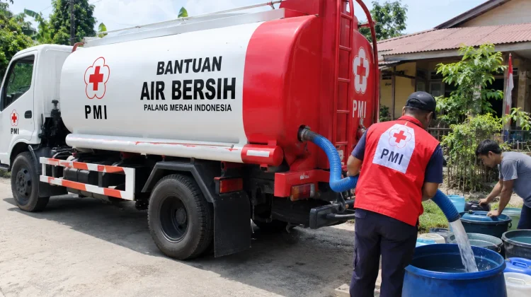 Kemarau, Palang Merah Indonesia Provinsi Jambi Siagakan Mobil Tangki Air