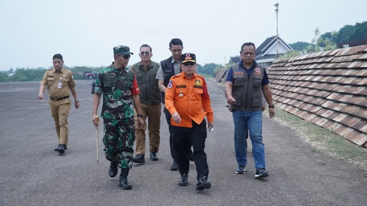 Gubernur Bersama Danrem 042/Gapu Patroli Udara Tinjau Karhutla di Tanjabtim