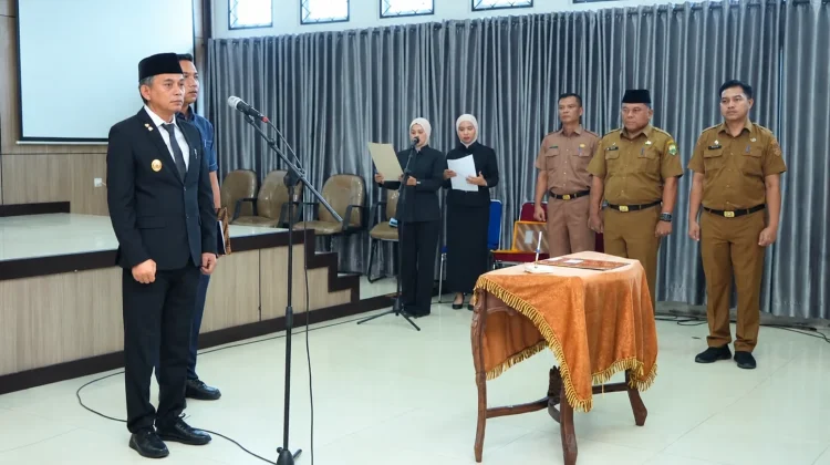 Wakil Bupati Muaro Jambi Lantik Sejumlah Pejabat Pemkab Muaro Jambi