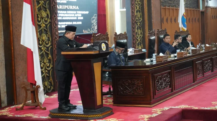 Gubernur Hadiri Rapat Paripurna DPRD Penyampaian Laporan Banggar