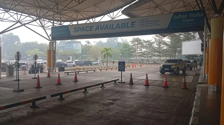 Kabut Asap Masih Ganggu Penerbangan di Bandara Sultan Thaha