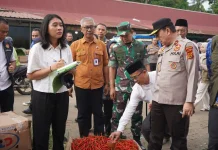 Danrem 042/Gapu dan Wakil Gubernur Jambi Turun ke Pasar Angso Duo