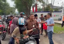 Kajati Jambi Bagikan Takjil Gratis untuk Masyarakat