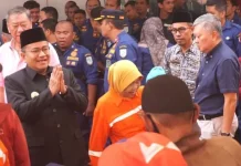 Sebanyak 1.253 Paket Sembako Dibagikan untuk Petugas Kebersihan Kota Jambi