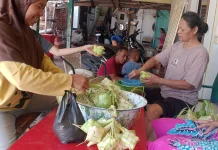 Tradisi Ketupat Lebaran