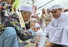 Tradisi Injak Bumi Sarat dengan Simbol Do'a Permohonan