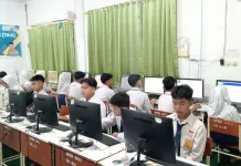 Pelaksanaan TKA di SMPN 16 Kota Jambi Berlangsung Lancar meski Listik Sempat Padam