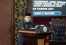 Gubernur  Sampaikan Jawaban atas Pandangan Umum Fraksi DPRD Terhadap LKPJ 2025
