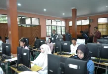 Rektor UNJA Tinjau UTBK SNBT di Mendalo