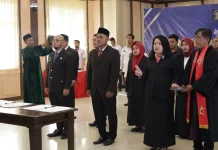 Kakanwil Kemenkum Jambi Lantik Analis Hukum dan PAW MPD Notaris