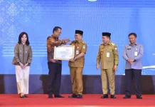 Wali Kota Jambi Terima Penghargaan Menkumham Atas Dedikasi Posbankum