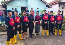 Respons Cepat Brimob Jambi Salurkan Bantuan ke Lokasi Banjir