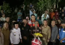 GubernurTinjau Korban Banjir Merangin