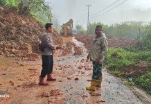 Longsor Tutupi Jalan Lintas Kerinci–Bangko, Polda Jambi Imbau Masyarakat Waspada