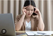 Stress Berlebihan Bisa Ditandai Wajah Bengkak