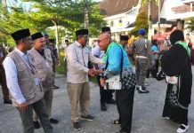Bupati Melepas Calon Jamaah Haji Kloter 24 Tanjung Jabung Barat