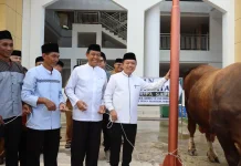 Al Haris Doakan Jemaah Haji Jambi dari Masjid Seribu Tiang saat Salat Id