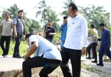 Bupati Muaro Jambi Tinjau Peningkatan Jalan Desa Pudak