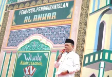 Hadiri haflah, Gubernur Doakan Santri Ponpes Al-Anwar Jadi Generasi Berakhlak