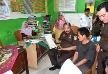 Momentum Harganas, Kajati Jambi Bantu Selesaikan Tunggakan Biaya Sekolah Siswa