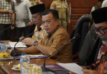 Gubernur Pimpin Rapat Evaluasi Perkembangan Pelaksanaan Kegiatan Pembangunan