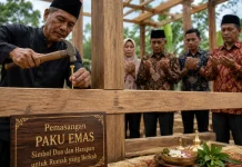Paku Emas, Simbol Doa dan Harapan dalam Tradisi Membangun Rumah