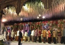 Tradisi Kondangan: Silaturahmi, Amplop, dan Pulang Bawa Besek
