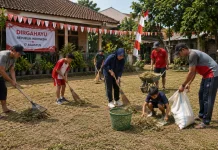 Bersih-Bersih jelang Agustus, Warga Mulai Gotong Royong Siapkan Perayaan HUT RI