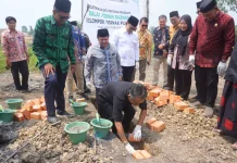 Wabup Muaro Jambi Letakan Batu Pertama Pembangunan Balai Ternak Baznas