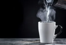 Manfaat Minum Air Hangat di Pagi Hari