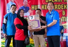 Bupati Muaro Jambi Hadiri Jalan Sehat HUT RI ke-81 dan ke 17 Desa Mekar Jaya
