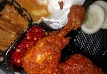 Ayam Sambal Merah Pedas dan Gurih