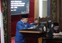 Gubernur Sampaikan Tanggapan Pemerintah atas Pandangan Umum Fraksi
