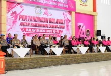 Kapolda Jambi Membuka Pertandingan Bola Voli Antar Bhayangkari Se Jambi