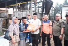 Pemkab Muaro Jambi Salurkan Bantuan untuk Korban Kebakaran di Desa Penyegat Olak