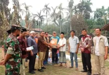 Sekda Muaro Jambi Salurkan Bantuan untuk Korban Kebakaran di Desa Tangkit