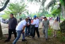 Wagub Pimpin Gotong Royong Massal Gerakan Indonesia ASRI Danau Sipin